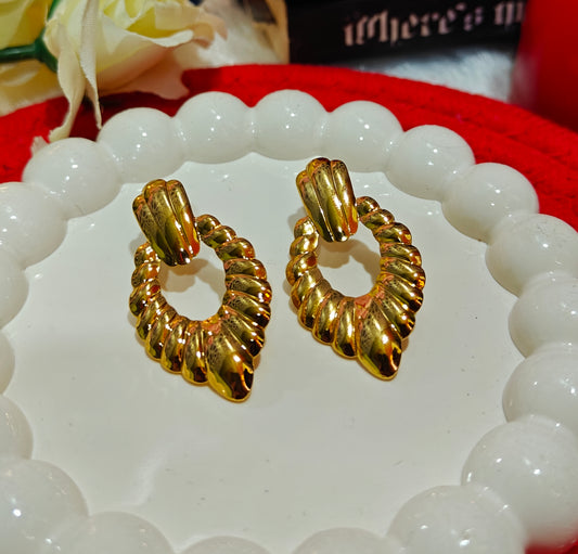 Twisted Gold-Tone Drop Earrings – Elegant Anti-Tarnish