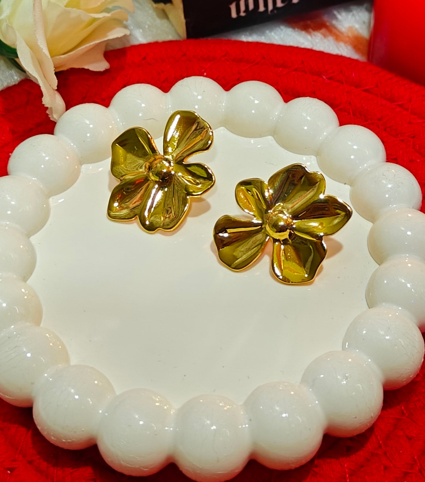 Blooming Gold Flower Stud Earrings β Grace in Every Petal πΈβ¨