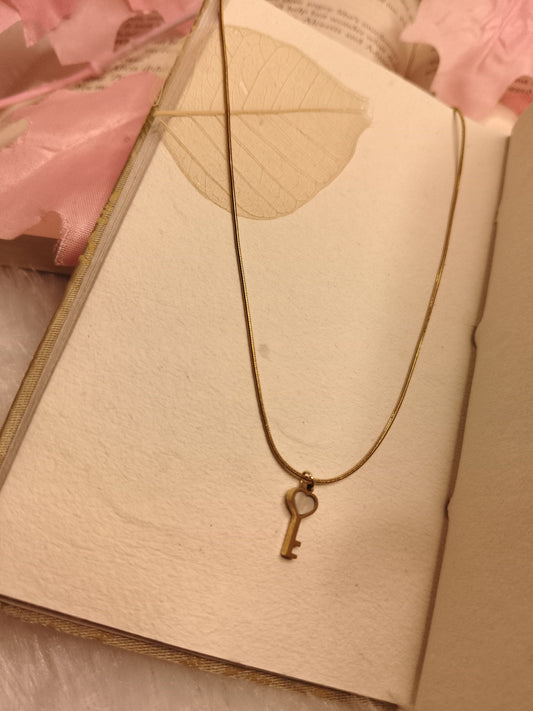 Unlock Your Shine: Heart Key Necklace β Antitarnish Gold Elegance