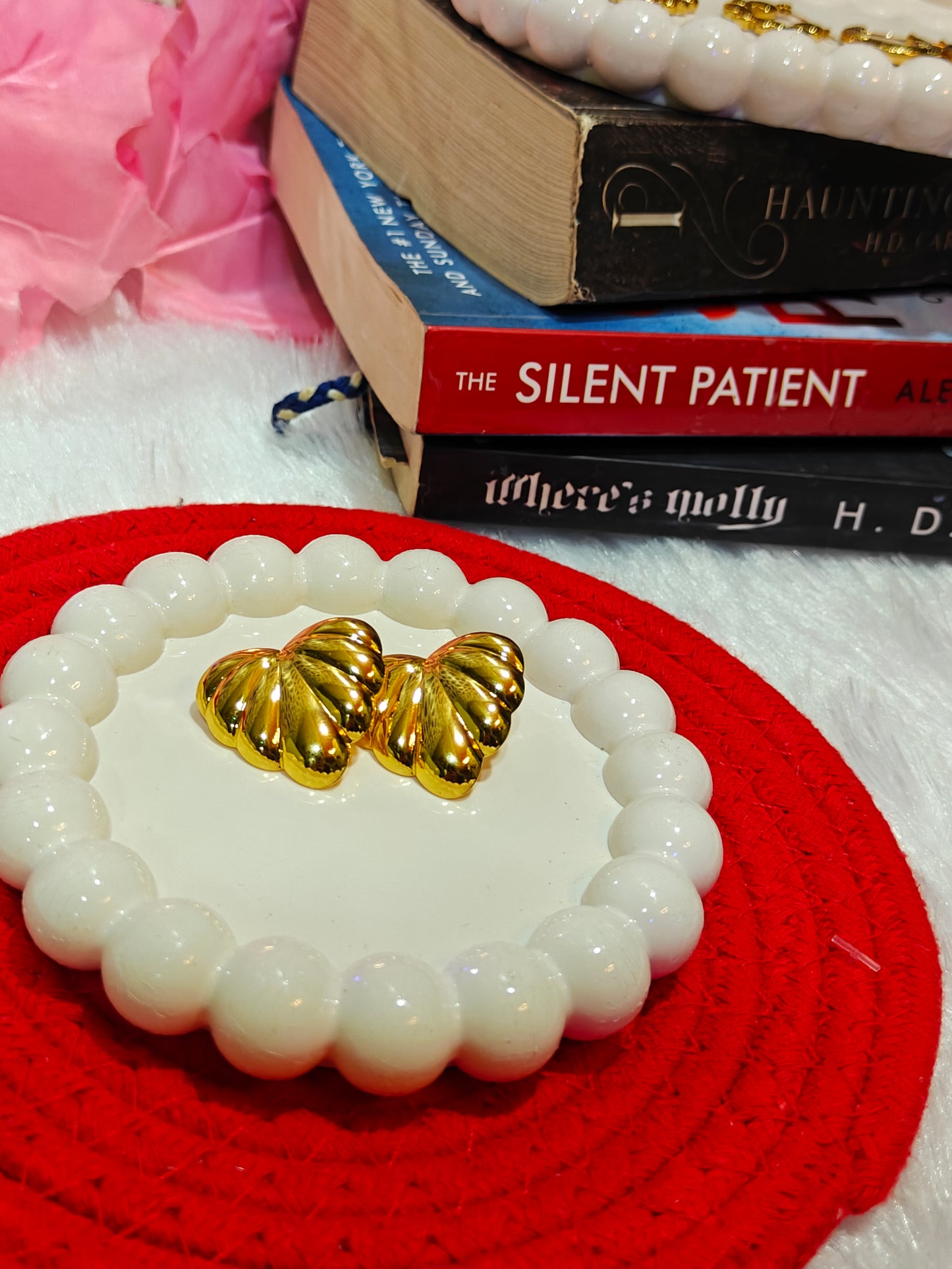 Elegant Gold-Toned Shell Heart Earrings