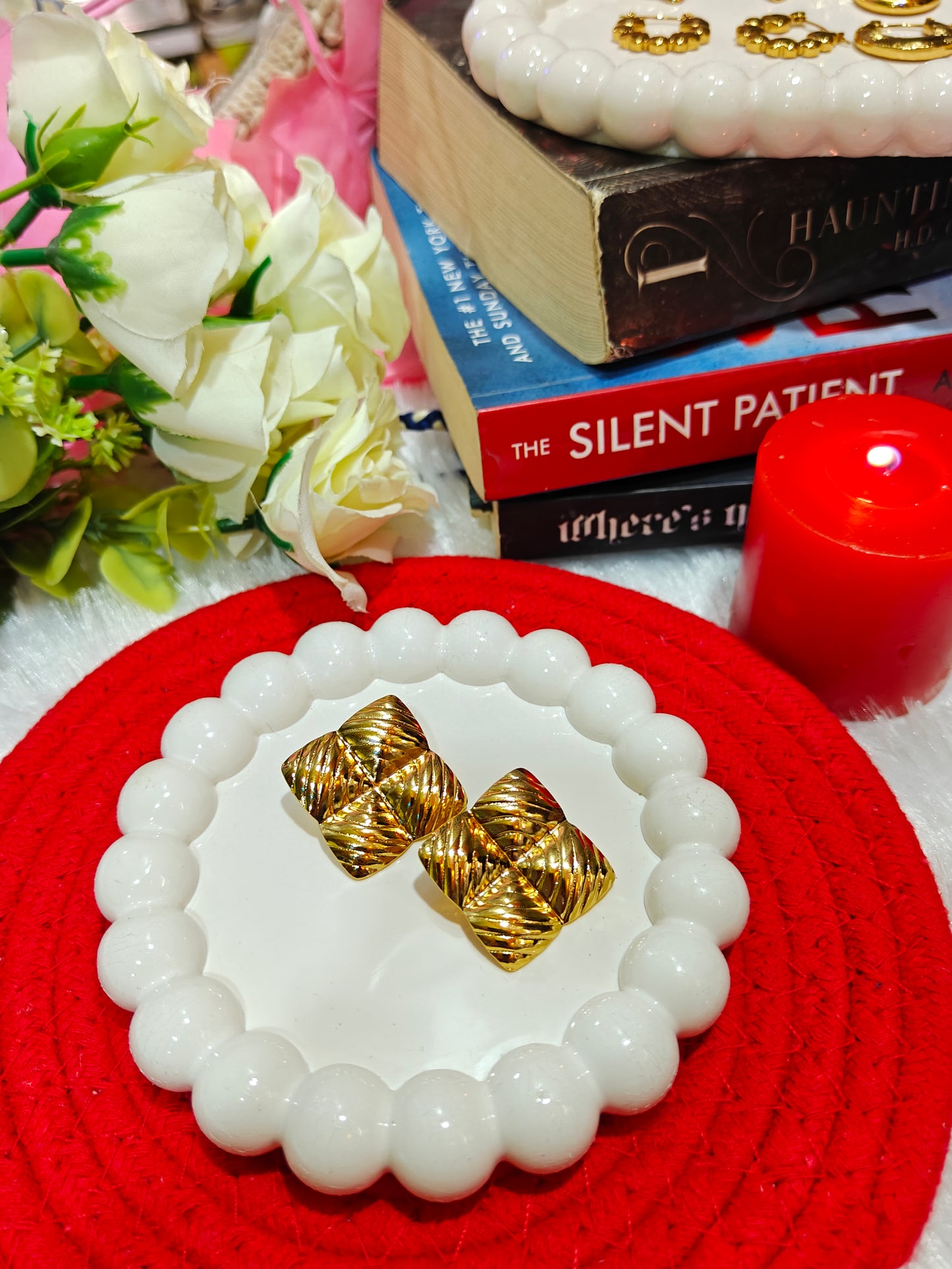 Golden Knot Studs β Bold, Chic & Anti-Tarnish π«