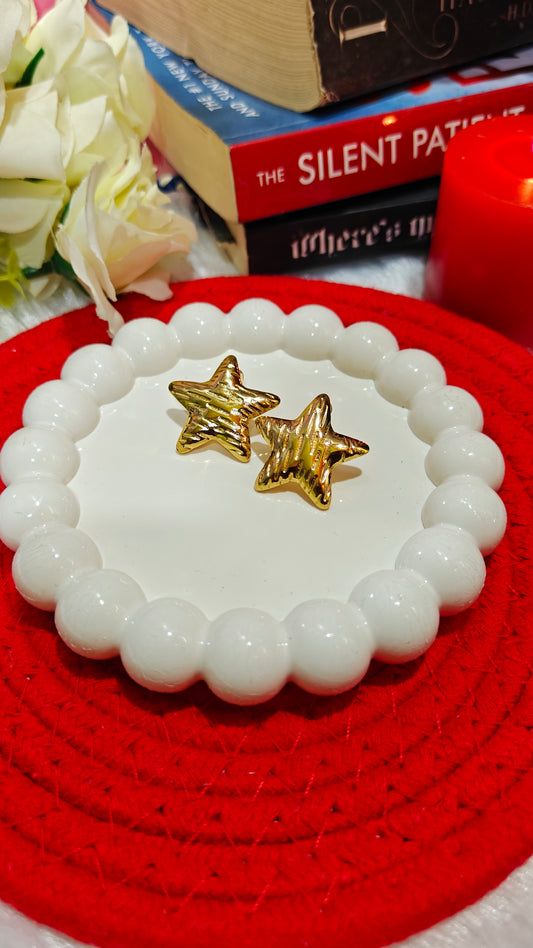 Golden Star Studs – Dazzle Like a Star 🌟 at Dilverse