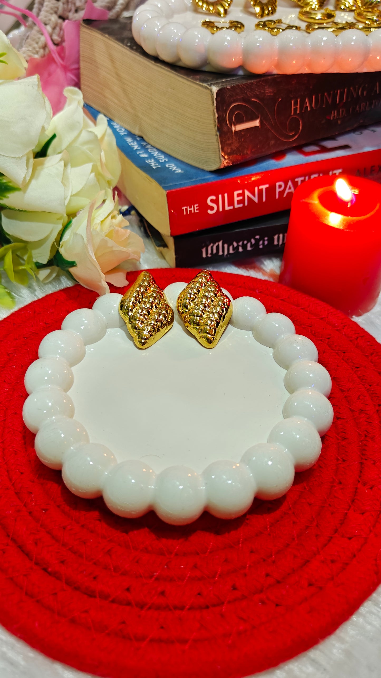 Elegant Gold-Plated Textured Diamond Stud Earrings