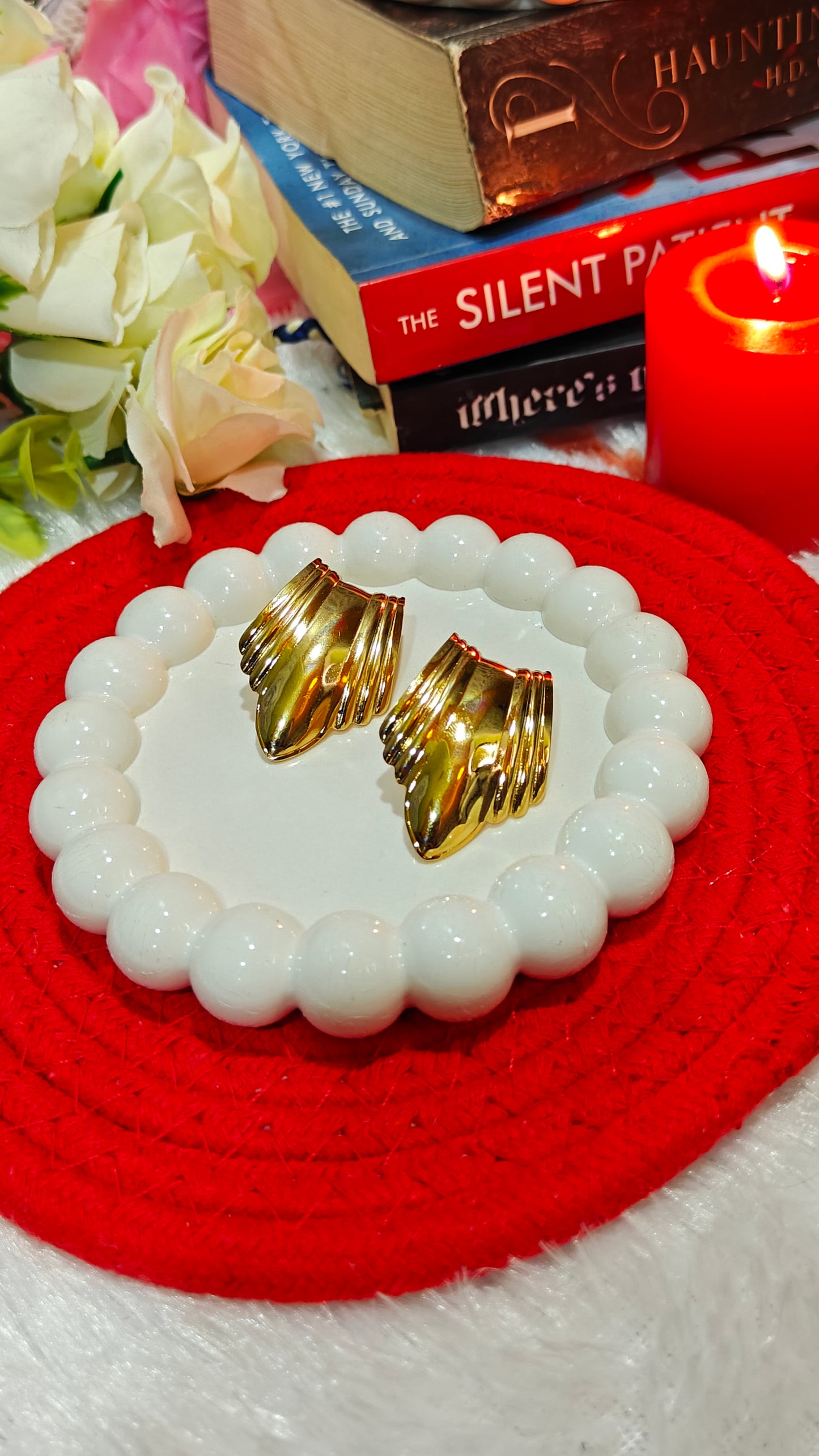 Bold Embrace: Sculpted Gold Hug Earrings"