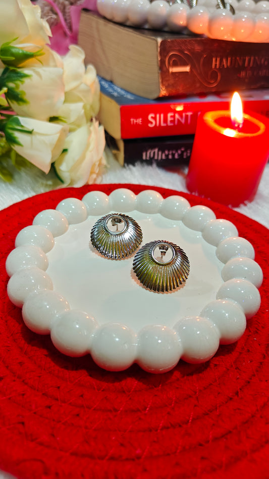"Eternal Embrace: Radiant Silver Hearts That Captivate Your Soul" 💕 at Dilverse