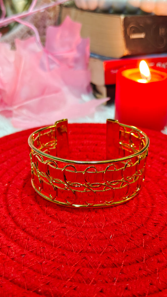 Radiant Circles: Timeless Bracelets, Endless Elegance at Dilverse