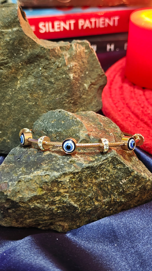 “Eternal Protection Evil Eye Bracelet – A Symbol of Strength & Style” at Dilverse