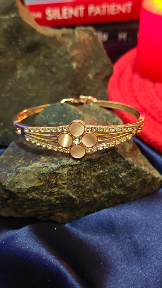 Heartstrings: The Bracelet That Speaks Your Story at Dilverse