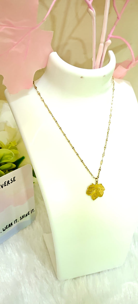 Golden Leaf Elegance💫 by Dilverse