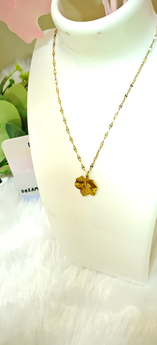 Golden Leaf Elegance💫 by Dilverse