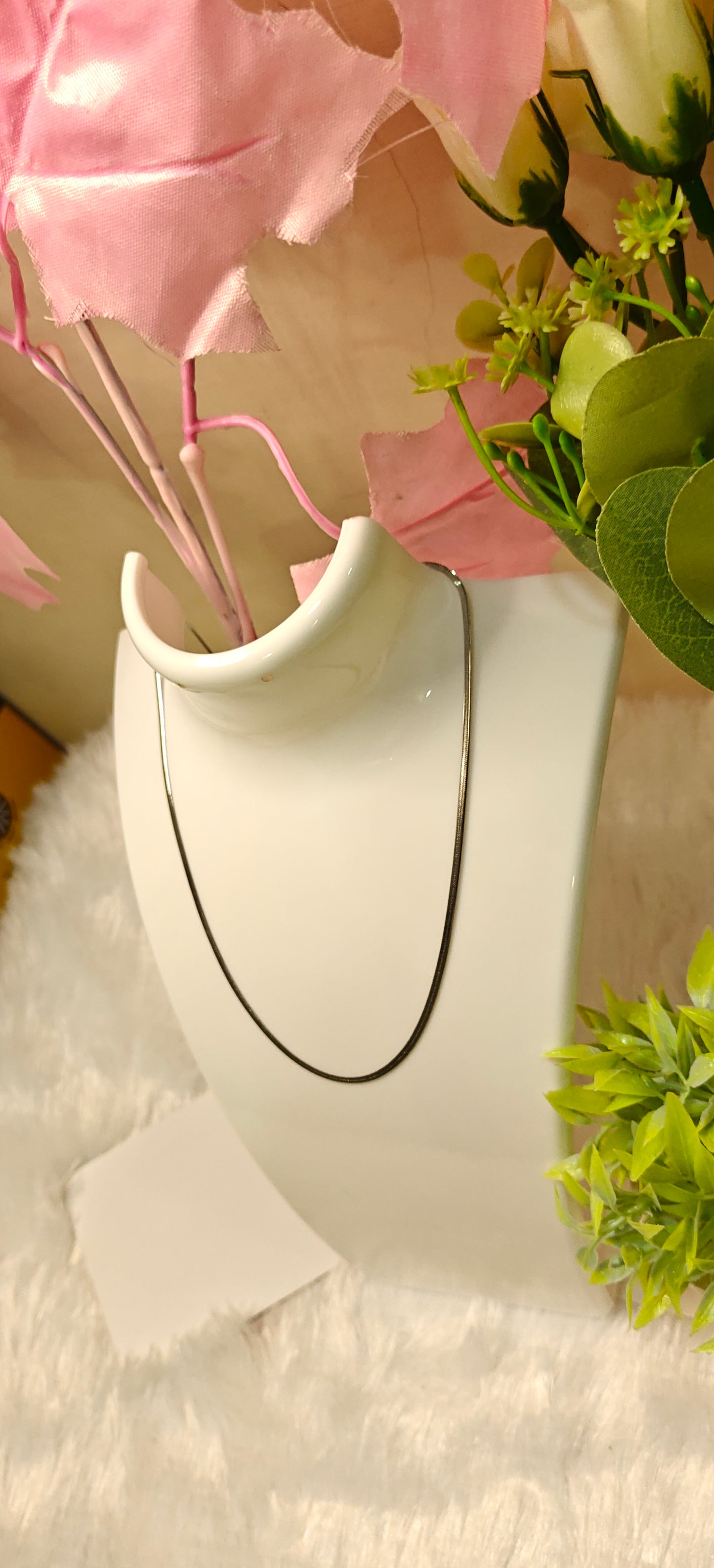 Sleek Silver Essenceđź«‚