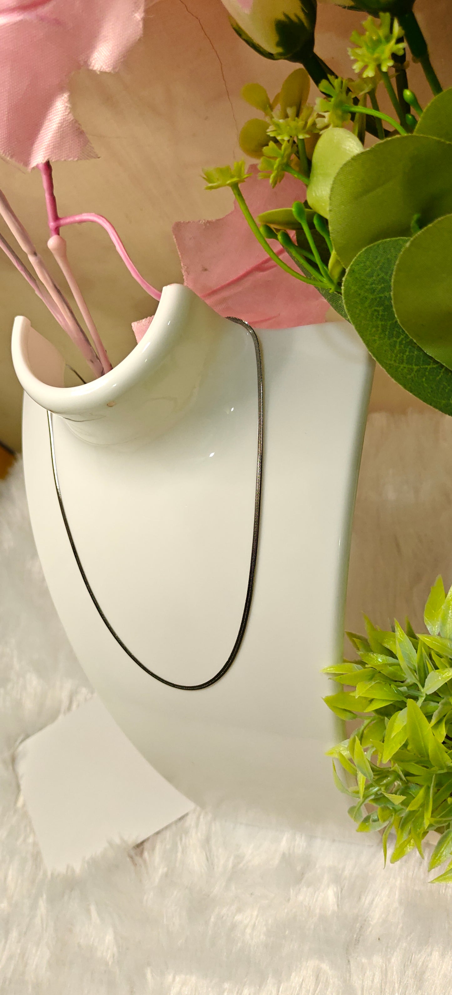 Sleek Silver Essenceđź«‚