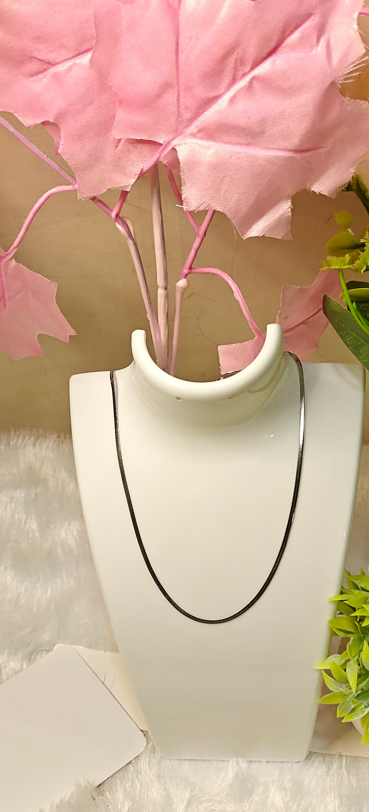 Sleek Silver Essenceđź«‚