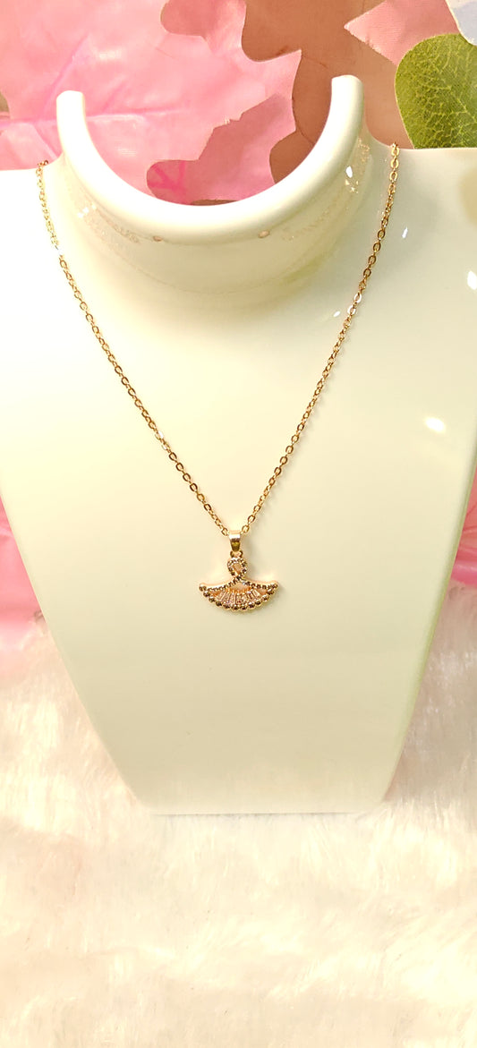 Elegant Crystal Fan Pendant by Dilverse