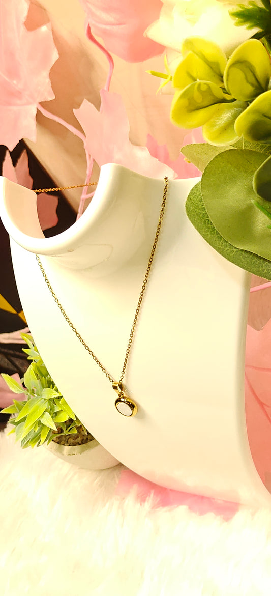 Minimalist Gold Circle Pendant Necklace β Anti-Tarnish Finish by Dilverse