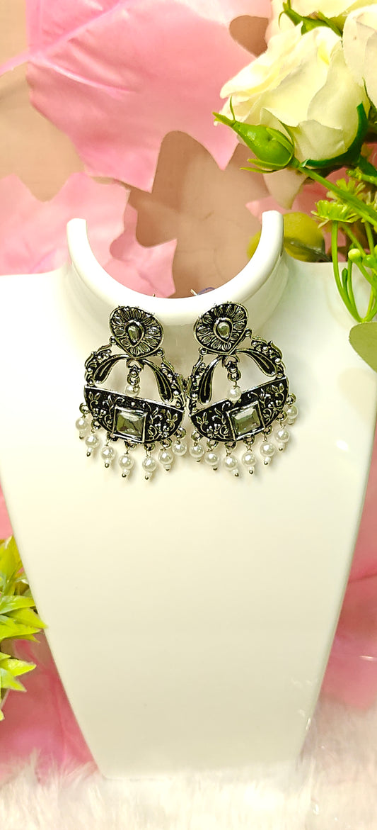 Timeless Oxidised Elegance at Dilverse