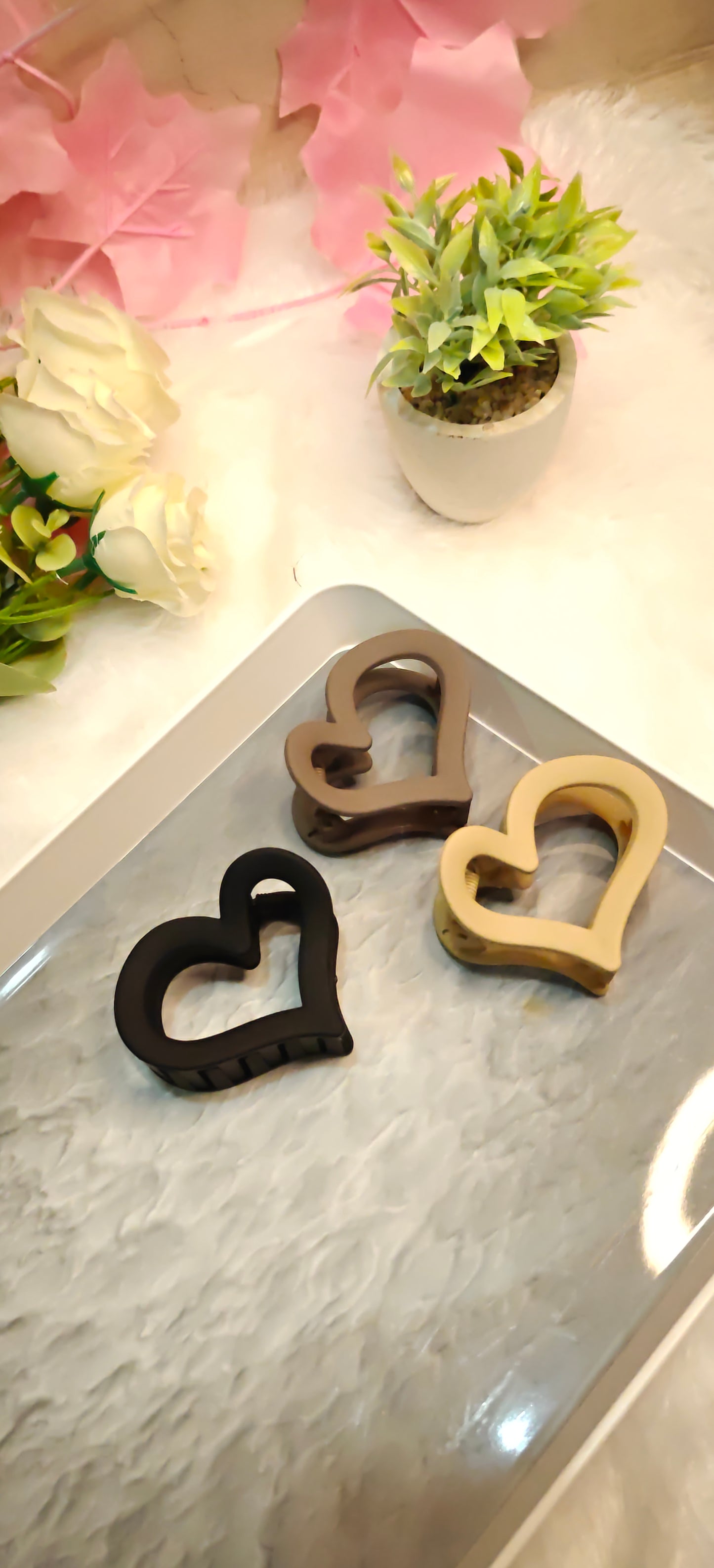 Heart-Shaped Hair Claw Clips – Set of 3 Trendy Matte Finish Hair Accessories