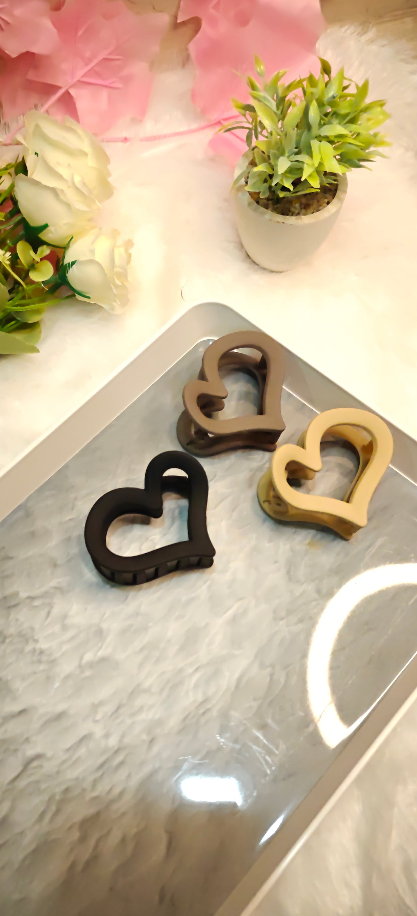 Heart-Shaped Hair Claw Clips – Set of 3 Trendy Matte Finish Hair Accessories