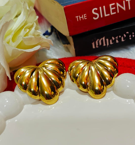 Elegant Gold-Toned Shell Heart Earrings