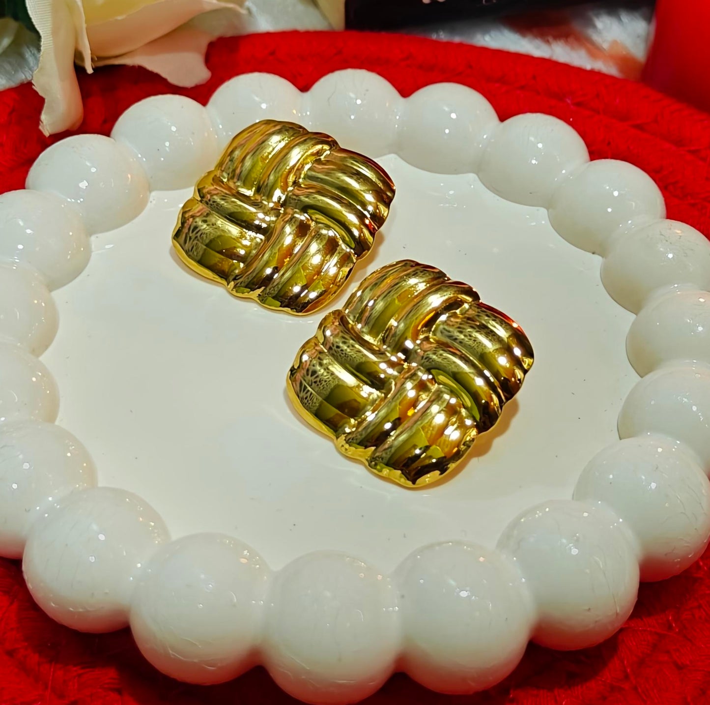 Vintage Woven Gold-Tone Stud Earrings at Dilverse 💫