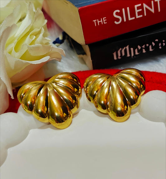 Elegant Gold-Toned Shell Heart Earrings