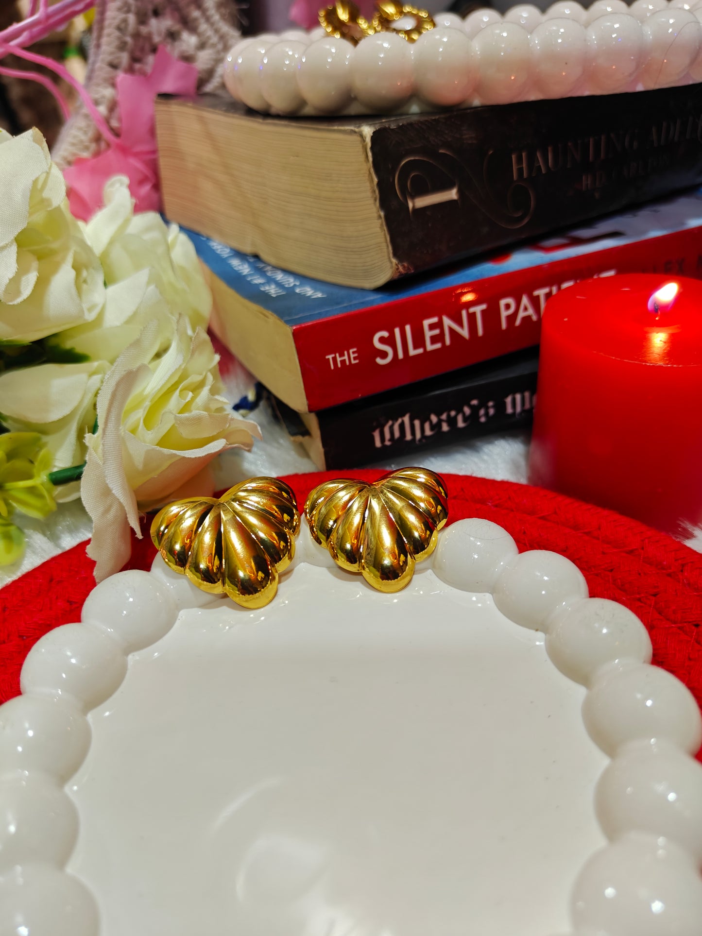 Elegant Gold-Toned Shell Heart Earrings